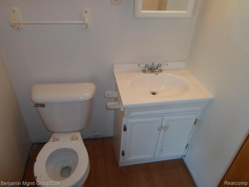 42460 Utica Road Sterling Heights, MI 48314 - Photo 11 of 12 LAV