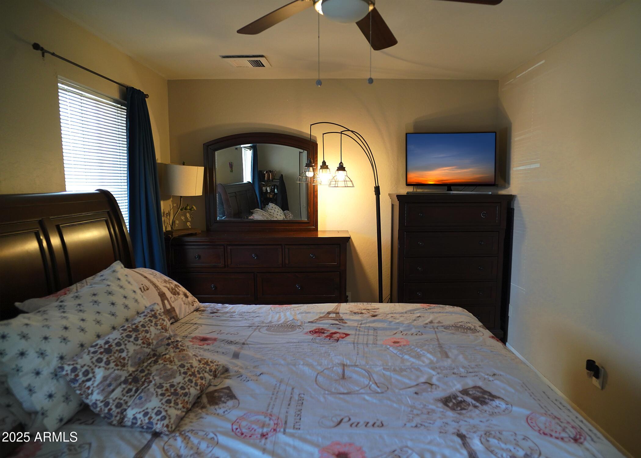 8933 West Roma Avenue Phoenix, AZ 85037 - Photo 11 of 16 RB3