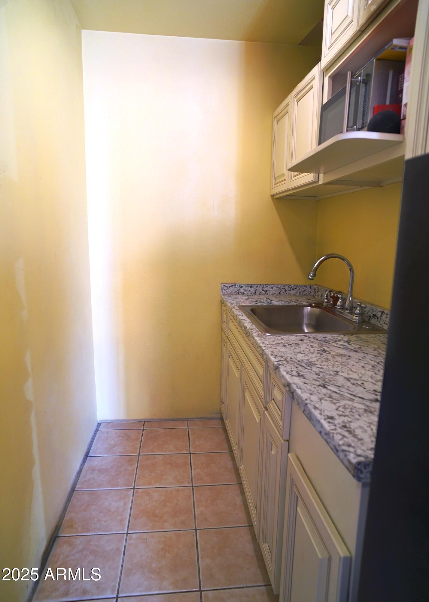 8933 West Roma Avenue Phoenix, AZ 85037 - Photo 14 of 16 RK5