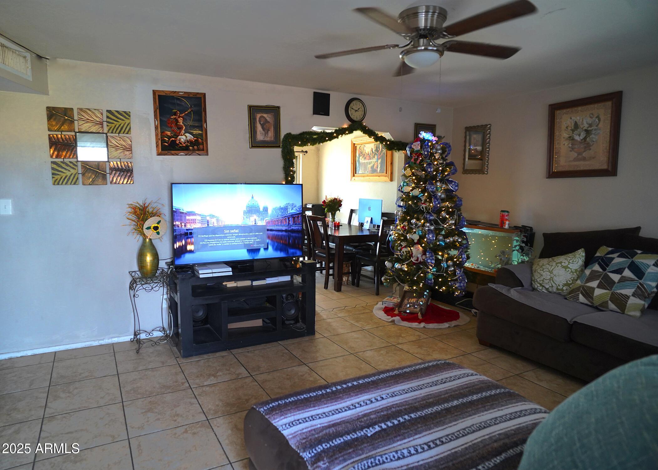 8933 West Roma Avenue Phoenix, AZ 85037 - Photo 4 of 16 RLR1