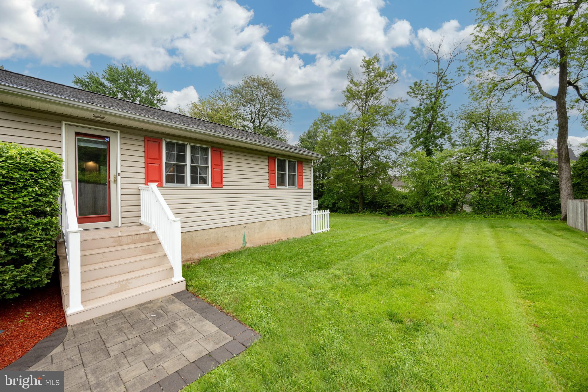 214 Brookside Road Norristown, PA 19403 - Photo 40 of 46 Separate entrance to In-law suite