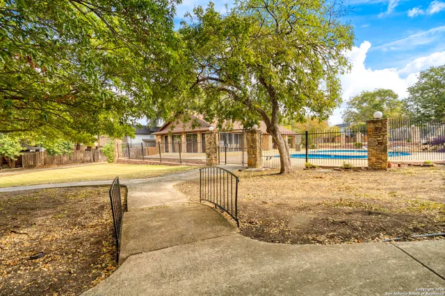 $1,675 | 5224 East Rolling Ridge Drive, San Antonio, TX 78228