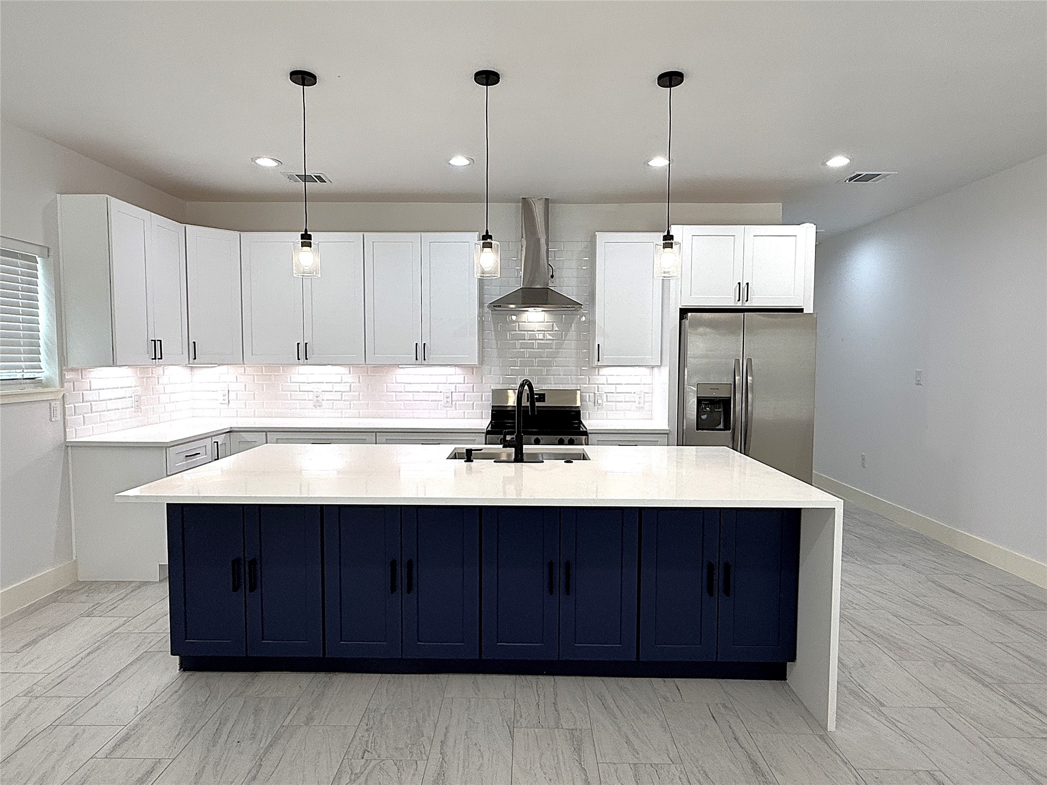 6708 Conley Street, Unit B Houston, TX 77021 - Photo 4 of 26 Beautiful, well-appointed kitchen