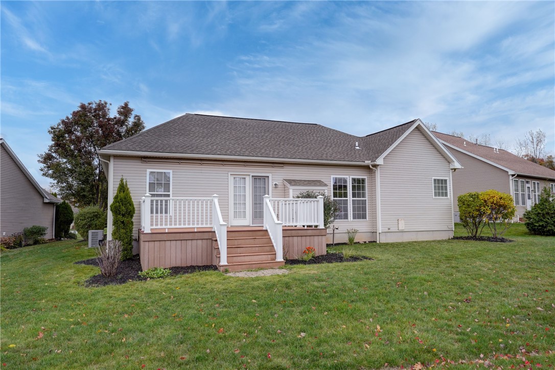 15 Jenna Way Henrietta, NY 14623 - Photo 30 of 33 Exterior back