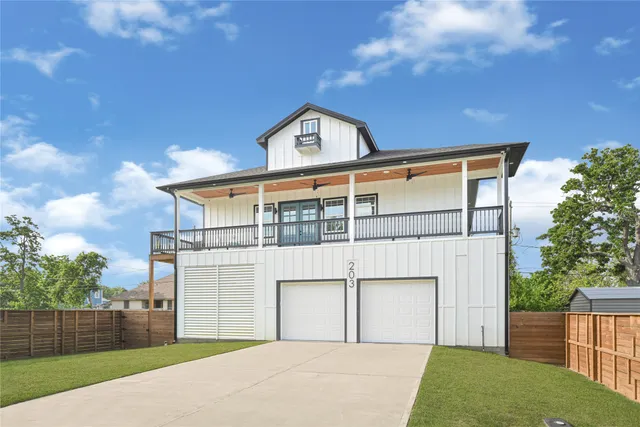 $380,000 | 203 Dwire Drive, La Porte, TX 77571