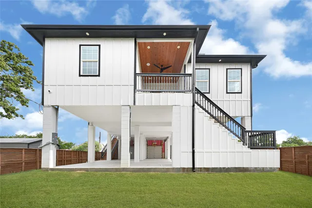 $380,000 | 203 Dwire Drive, La Porte, TX 77571