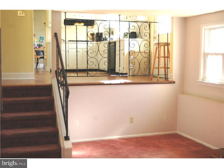 2402 Nassau Road Cinnaminson, NJ 08077 - Photo 9 of 21 Family Room