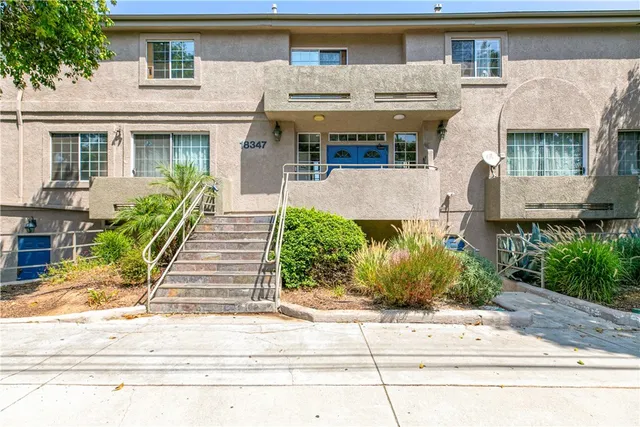 $609,000 | 18347 Saticoy Street, Unit 17, Reseda, CA 91335