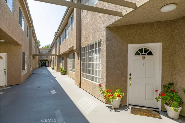 $609,000 | 18347 Saticoy Street, Unit 17, Reseda, CA 91335