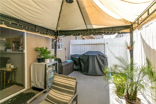 $609,000 | 18347 Saticoy Street, Unit 17, Reseda, CA 91335