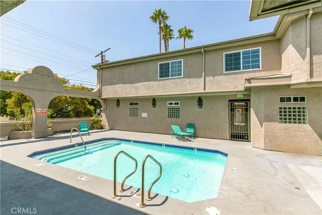 $609,000 | 18347 Saticoy Street, Unit 17, Reseda, CA 91335