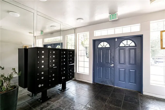 $609,000 | 18347 Saticoy Street, Unit 17, Reseda, CA 91335