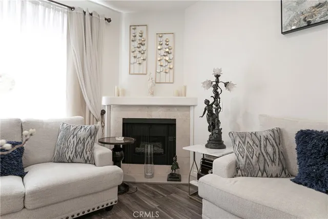 $609,000 | 18347 Saticoy Street, Unit 17, Reseda, CA 91335