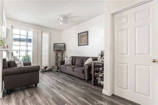 $609,000 | 18347 Saticoy Street, Unit 17, Reseda, CA 91335