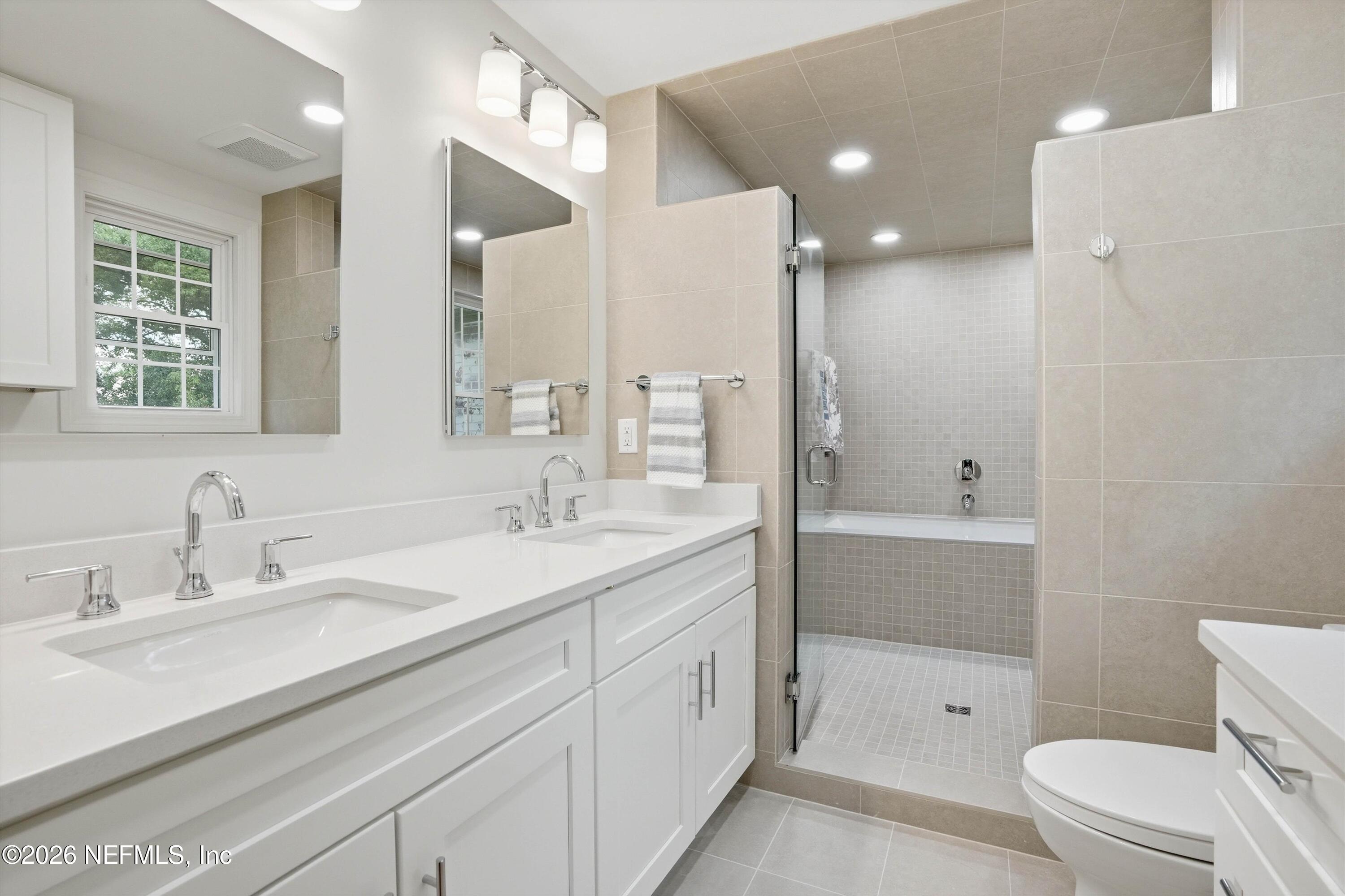 1841 River Road Jacksonville, FL 32207 - Photo 29 of 54 Primary Bathroom