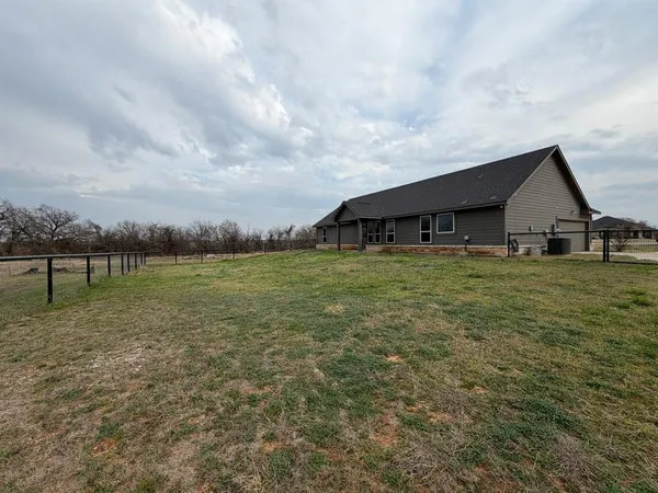 $438,744 | 1035 Northern Oaks Court, Springtown, TX 76082