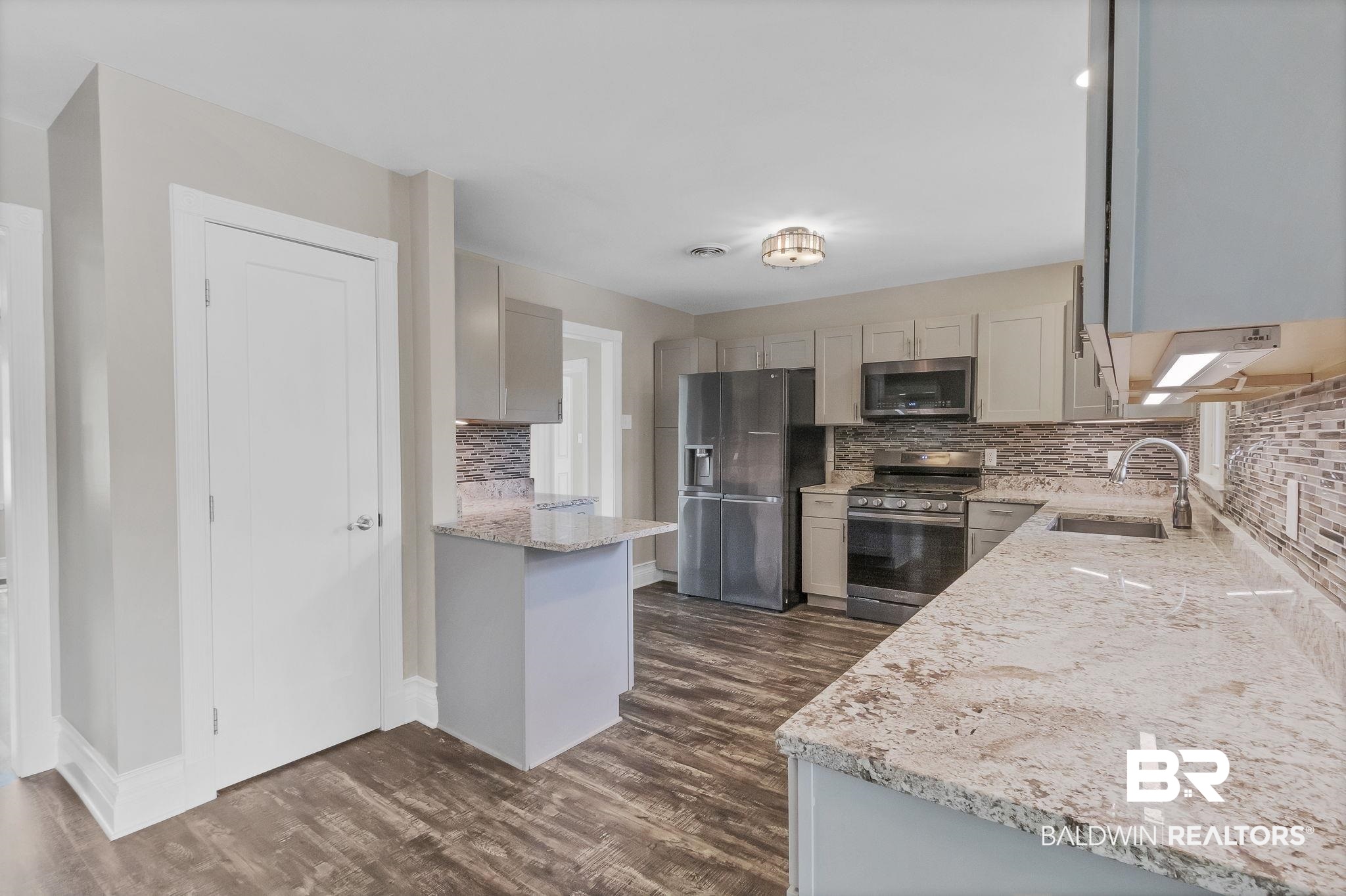 2901 Alston Court Mobile, AL 36605 - Photo 14 of 59 Kitchen