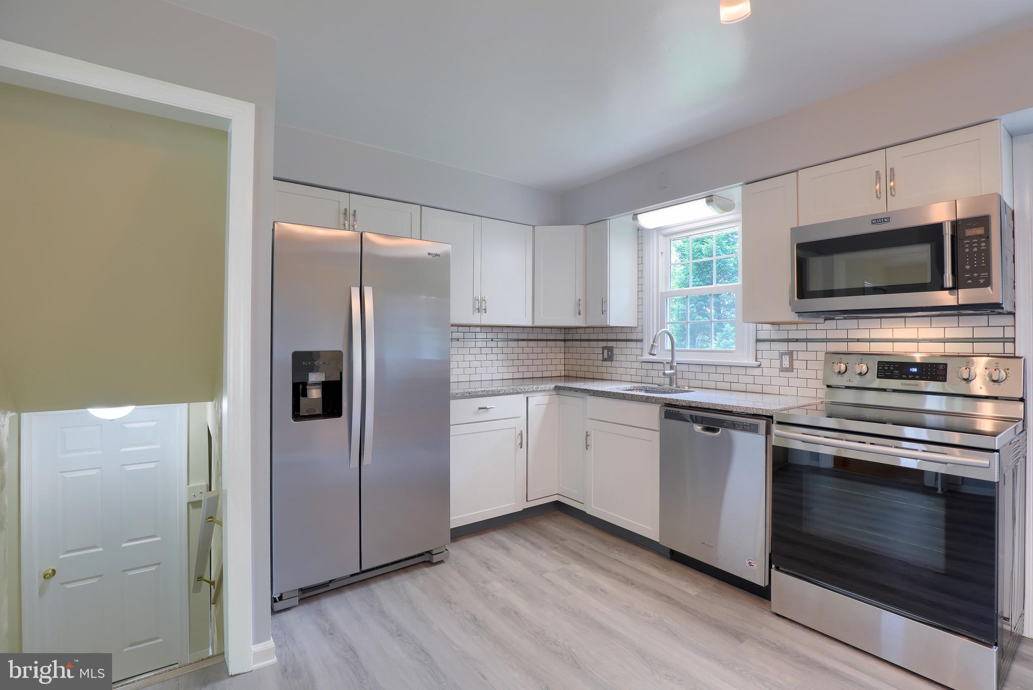 1780 Prescott Road York, PA 17403 - Photo 3 of 26