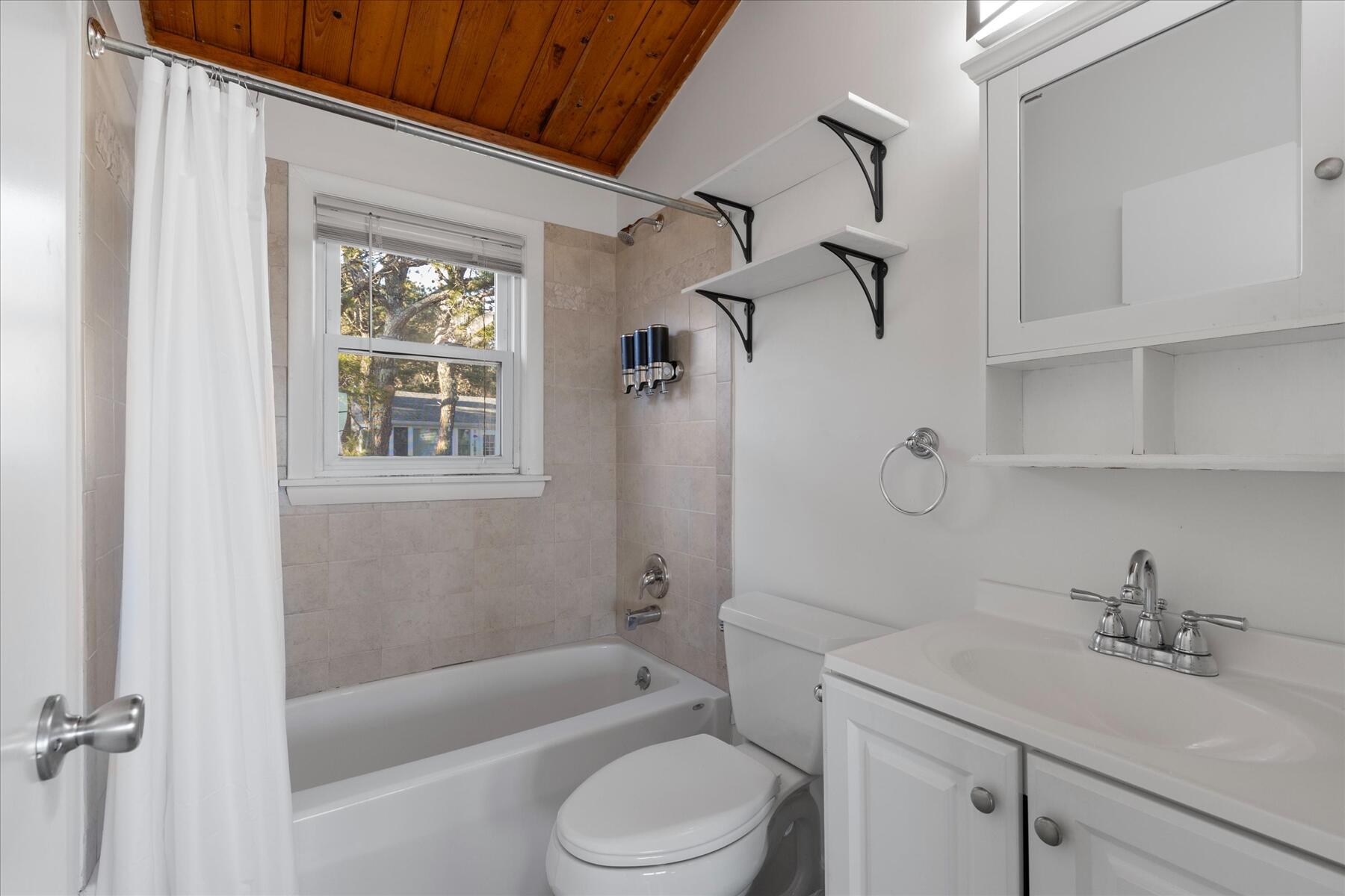 100 Hiawatha Road, Unit 1 Wellfleet, MA 02667 - Photo 17 of 38 17-MG_6358-r(1)