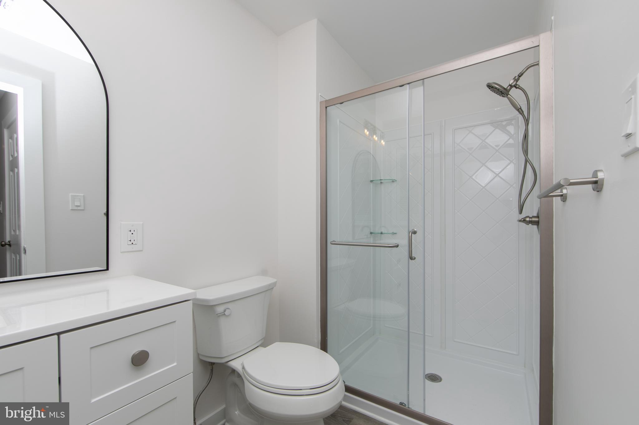 306 Tavistock Road Cherry Hill, NJ 08034 - Photo 21 of 33 Bathroom to main bedroom