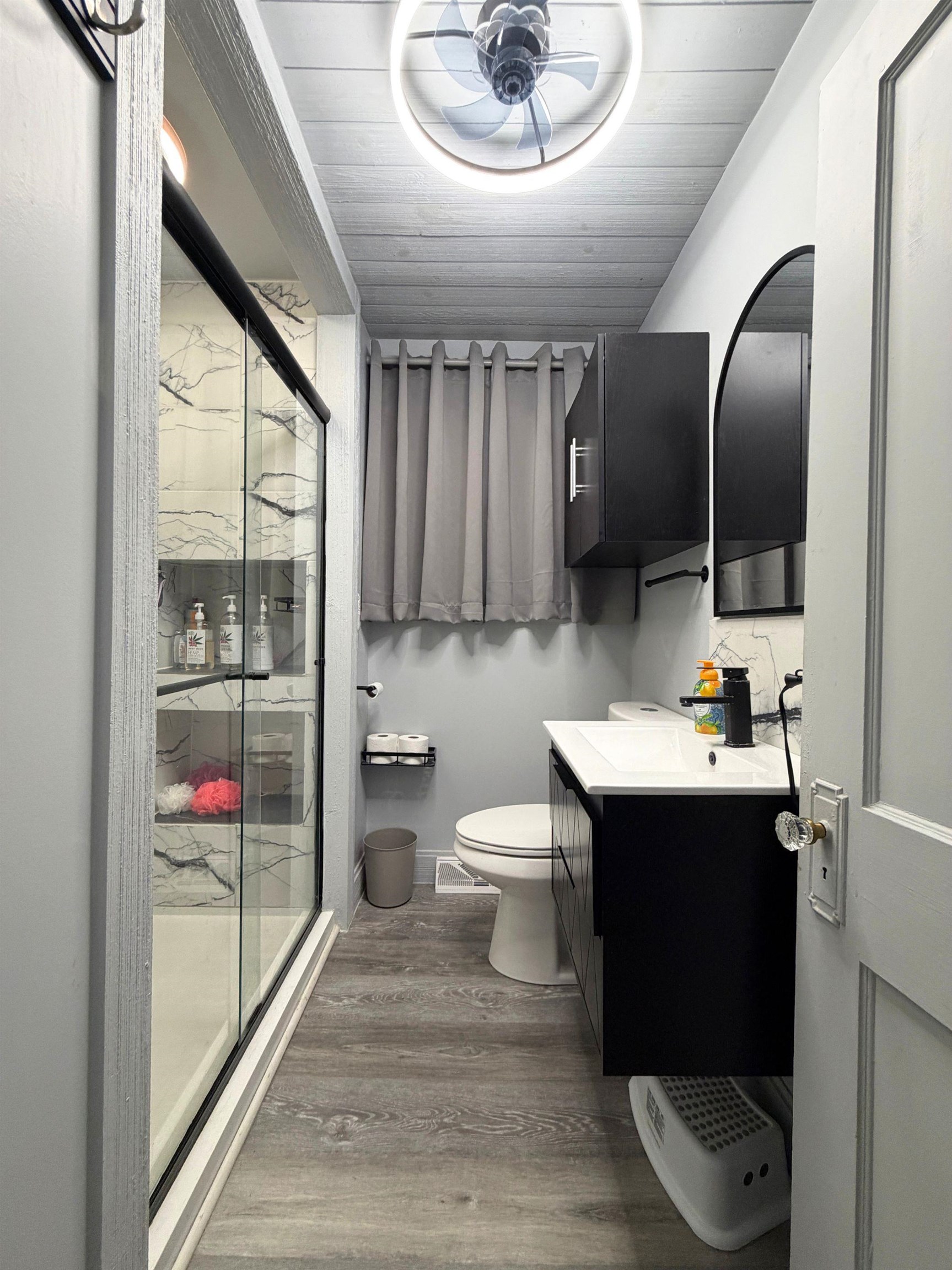 1079 West Moore Road Saginaw, MI 48601 - Photo 17 of 63 Bathroom