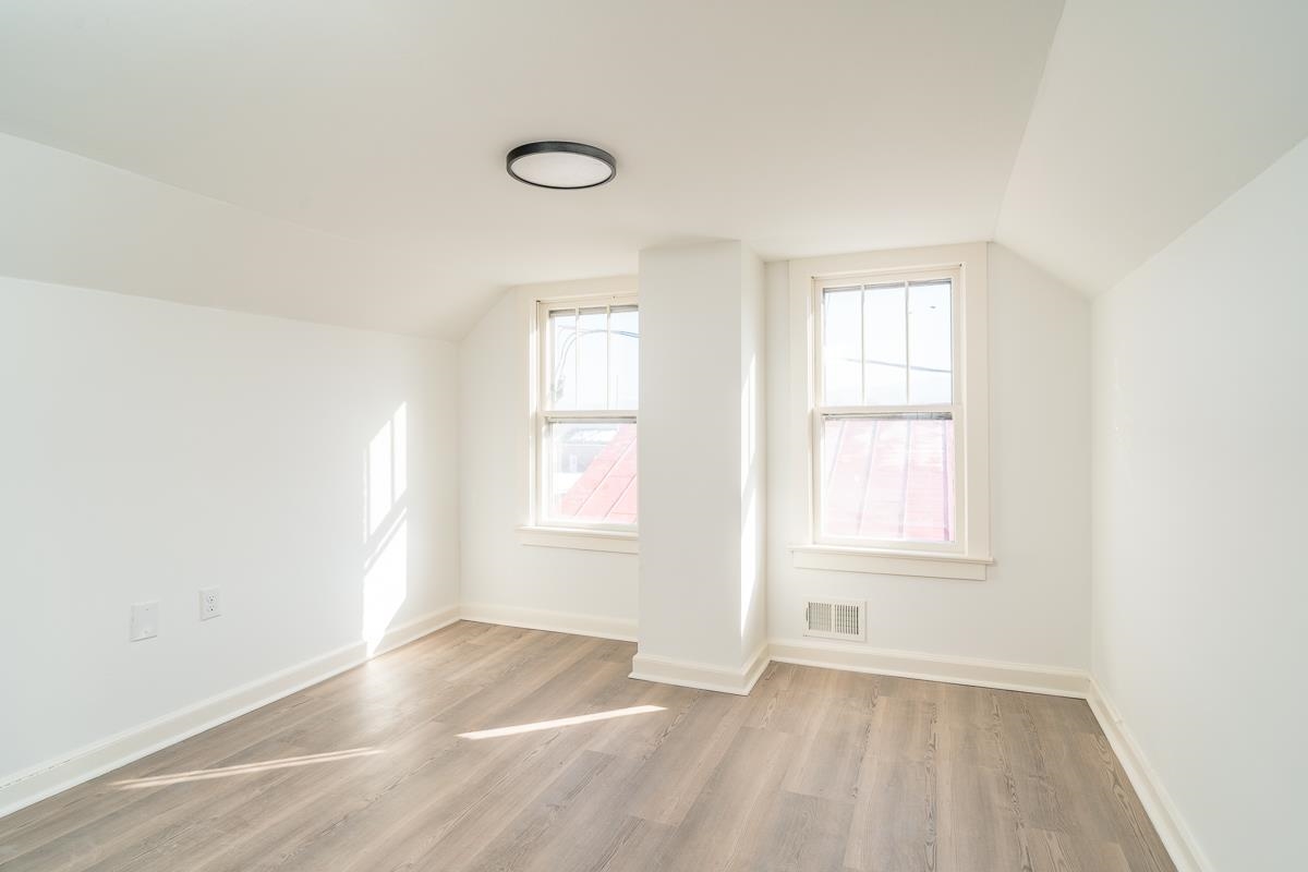 314 West Spring Avenue Elkton, VA 22827 - Photo 13 of 35