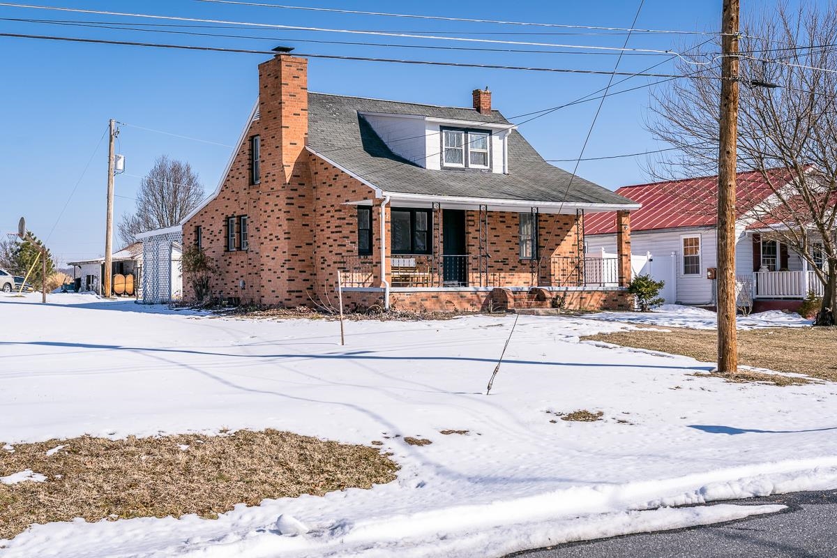 314 West Spring Avenue Elkton, VA 22827 - Photo 18 of 35