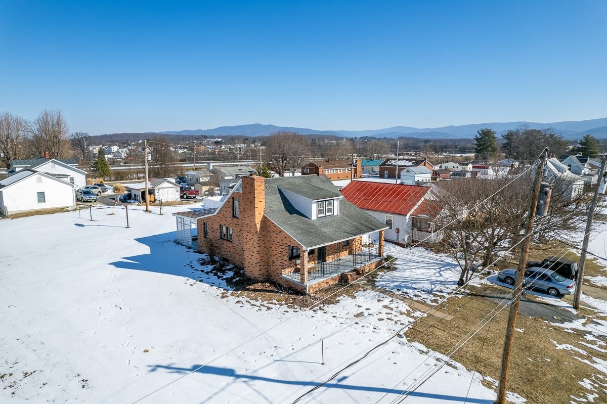 314 West Spring Avenue Elkton, VA 22827 - Photo 25 of 35