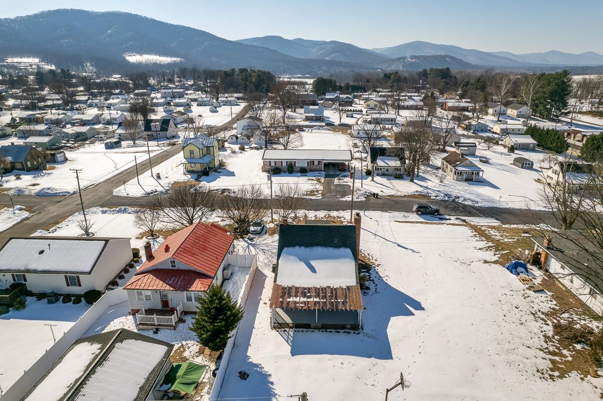 314 West Spring Avenue Elkton, VA 22827 - Photo 29 of 35