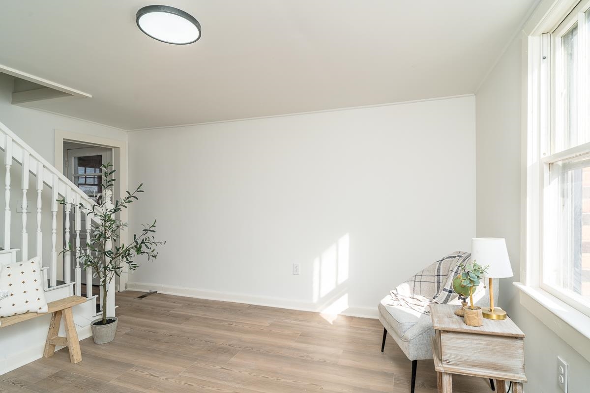 314 West Spring Avenue Elkton, VA 22827 - Photo 7 of 35