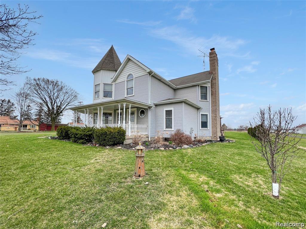 9361 East Bennington Road Durand, MI 48429 - Photo 4 of 51 00a93ce71cc577350b6153f875036ae37cc40106.jpg