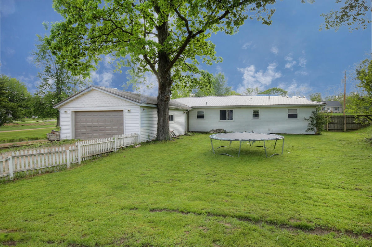 2341 Barber Road Hastings, MI 49058 - Photo 5 of 26 IMG_2361