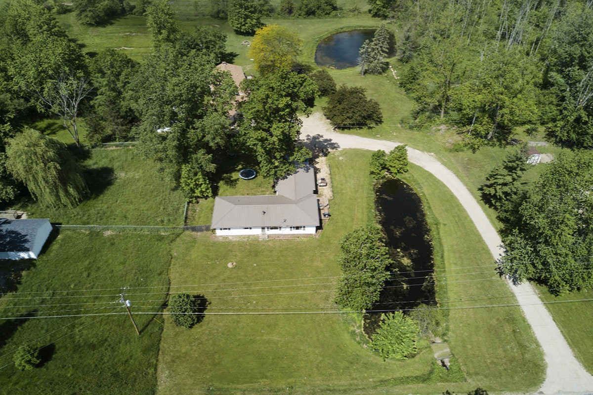 2341 Barber Road Hastings, MI 49058 - Photo 6 of 26 IMG_2341