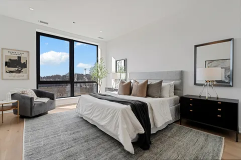 $1,895,000 | 1340 West Chestnut Street, Unit 401, Chicago, IL 60642