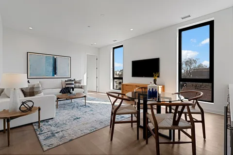 $1,895,000 | 1340 West Chestnut Street, Unit 401, Chicago, IL 60642