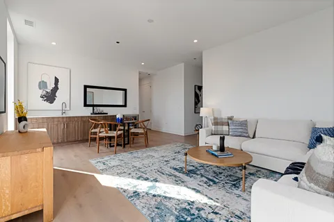 $1,895,000 | 1340 West Chestnut Street, Unit 401, Chicago, IL 60642