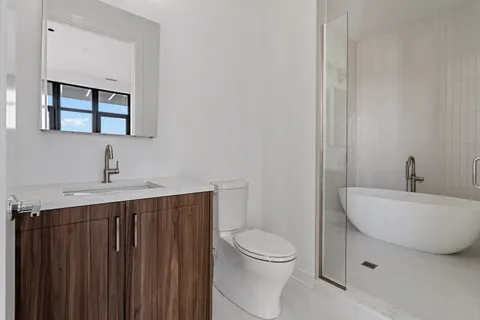 $1,895,000 | 1340 West Chestnut Street, Unit 401, Chicago, IL 60642