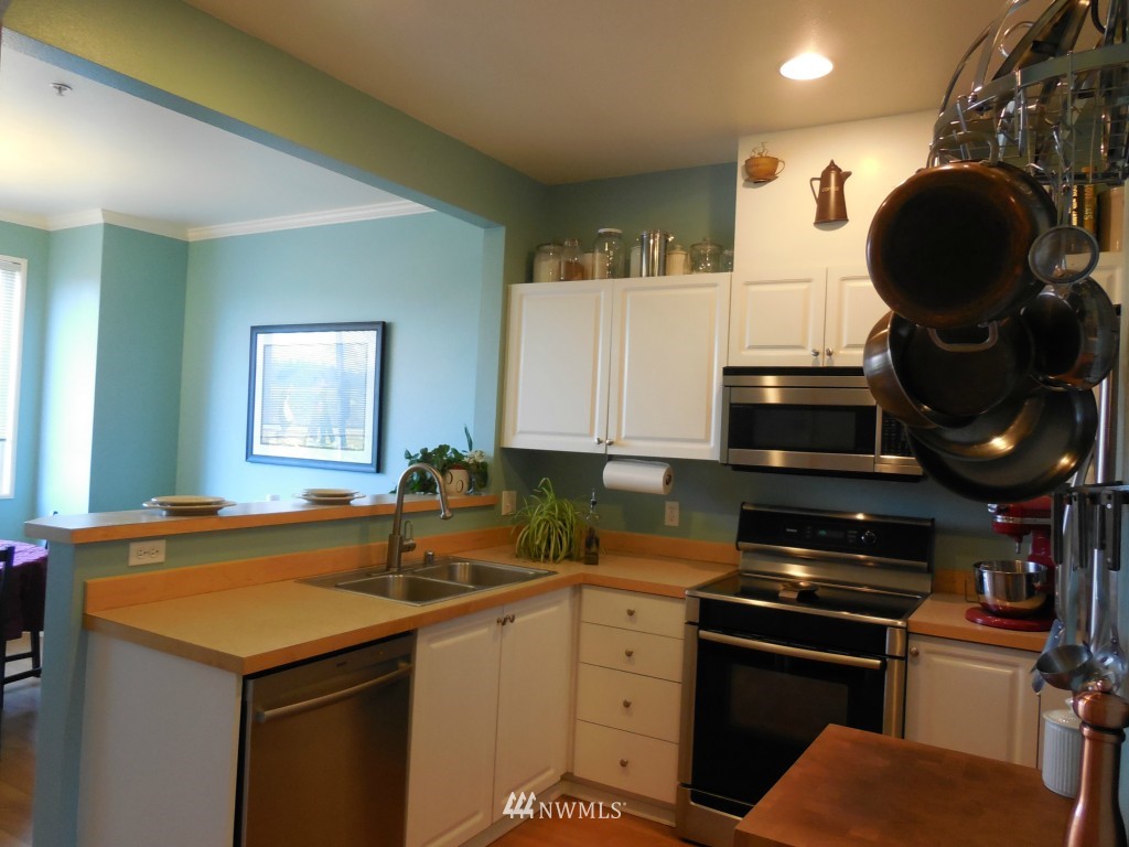 11804 Northeast 162nd Court Bothell, WA 98011 - Photo 6 of 25 Gallery Image 6