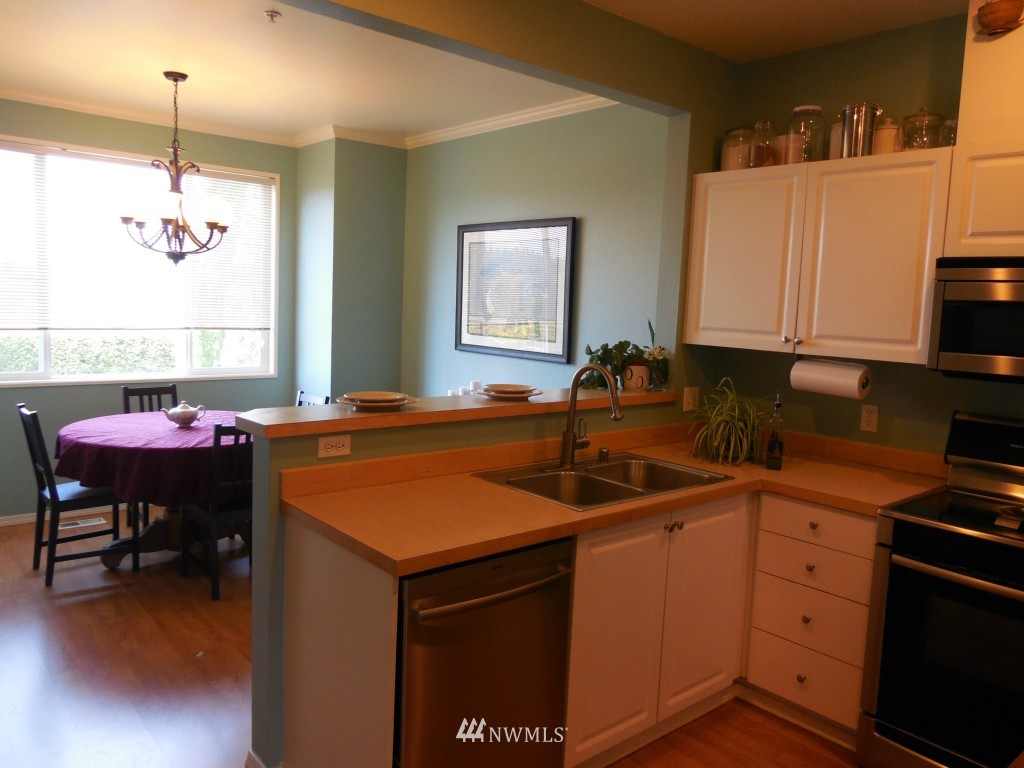 11804 Northeast 162nd Court Bothell, WA 98011 - Photo 10 of 25 Gallery Image 10