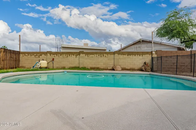 $385,000 | 18046 North 20th Avenue, Phoenix, AZ 85023