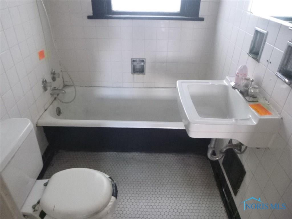 1833 Mansfield Road Toledo, OH 43613 - Photo 14 of 18 Gallery Image 14