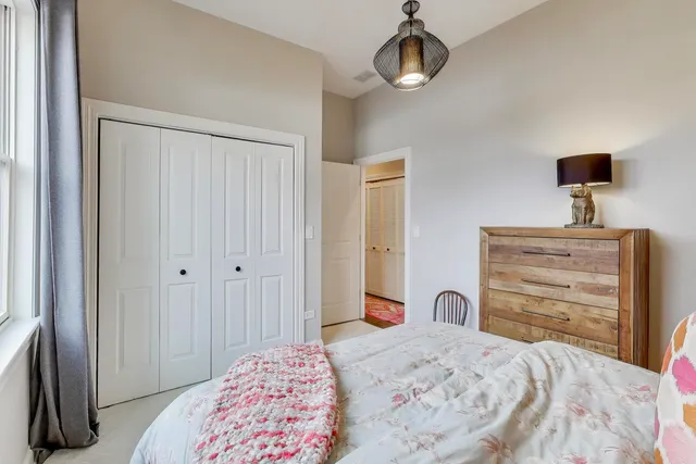 $645,000 | 2752 West Argyle Street, Unit 4, Chicago, IL 60625