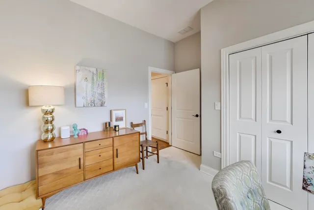 $645,000 | 2752 West Argyle Street, Unit 4, Chicago, IL 60625