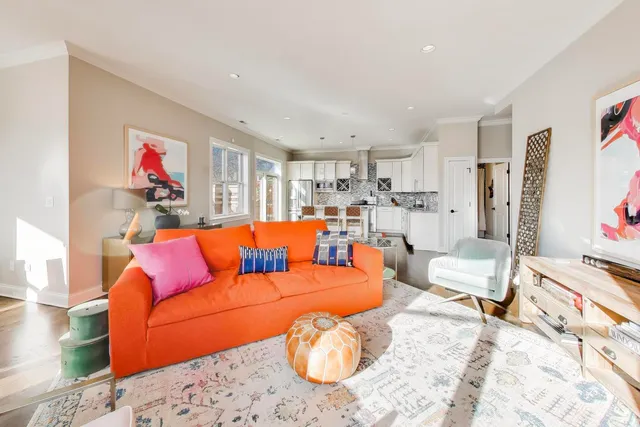 $645,000 | 2752 West Argyle Street, Unit 4, Chicago, IL 60625