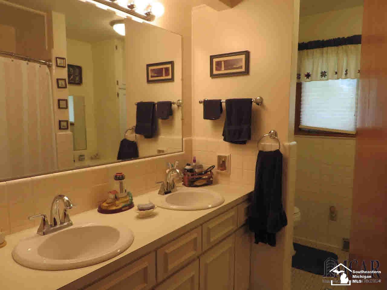 13382 Stowell Road Dundee, MI 48131 - Photo 10 of 32 21358911-9.JPG
