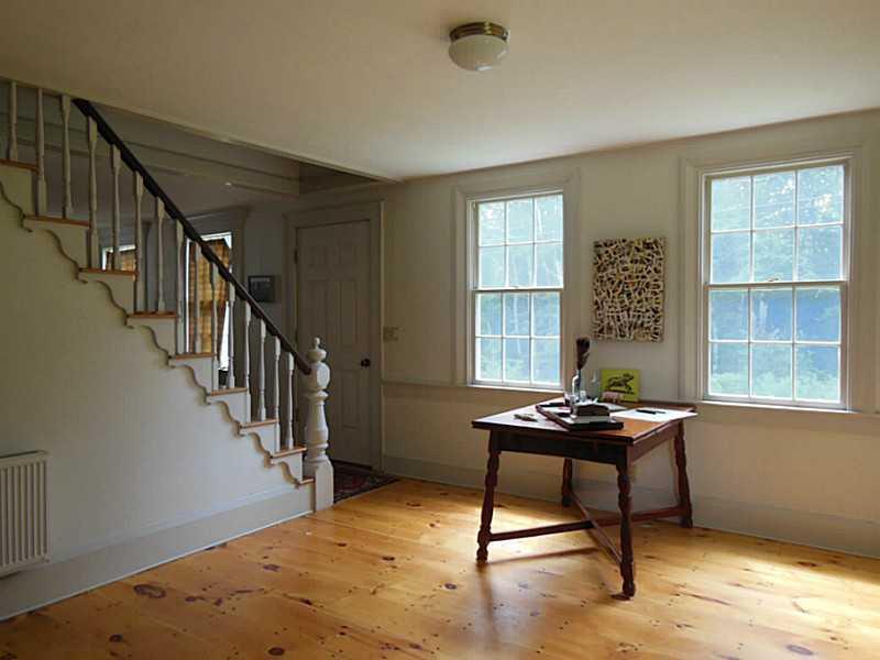 293 Genthner Road Waldoboro, ME 04572 - Photo 28 of 30 Living Room.