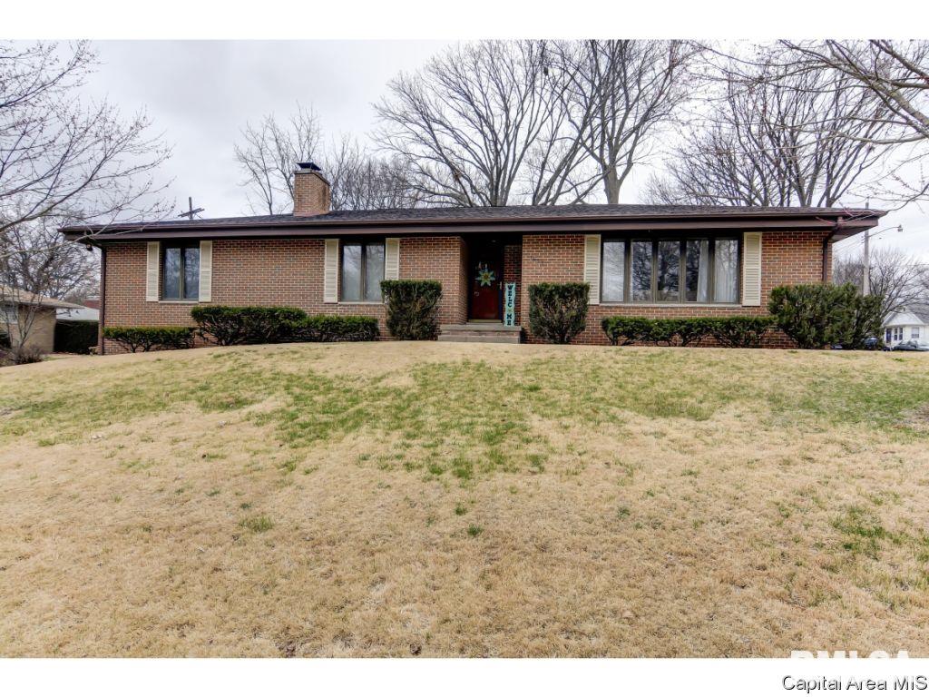 1639 West Edwards Street Springfield, IL 62704 - Photo 1 of 32