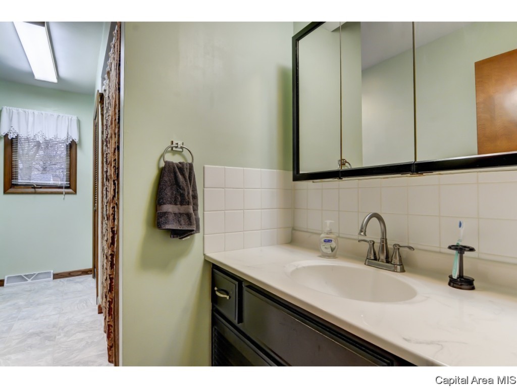 1639 West Edwards Street Springfield, IL 62704 - Photo 21 of 32