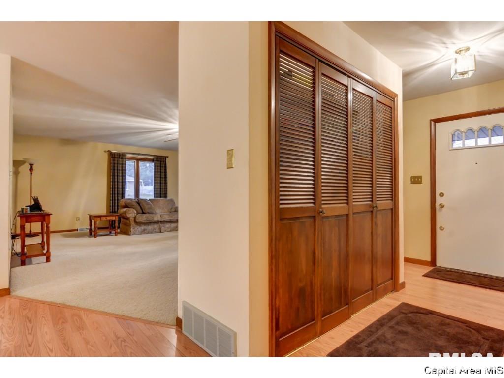 1639 West Edwards Street Springfield, IL 62704 - Photo 3 of 32