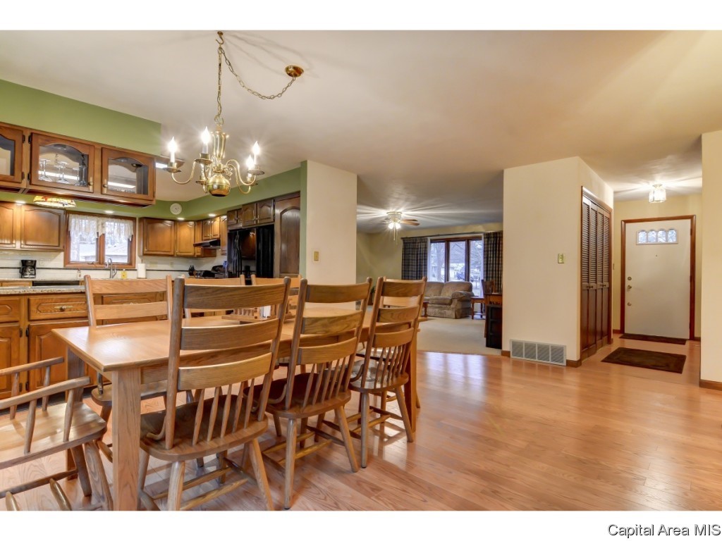 1639 West Edwards Street Springfield, IL 62704 - Photo 8 of 32